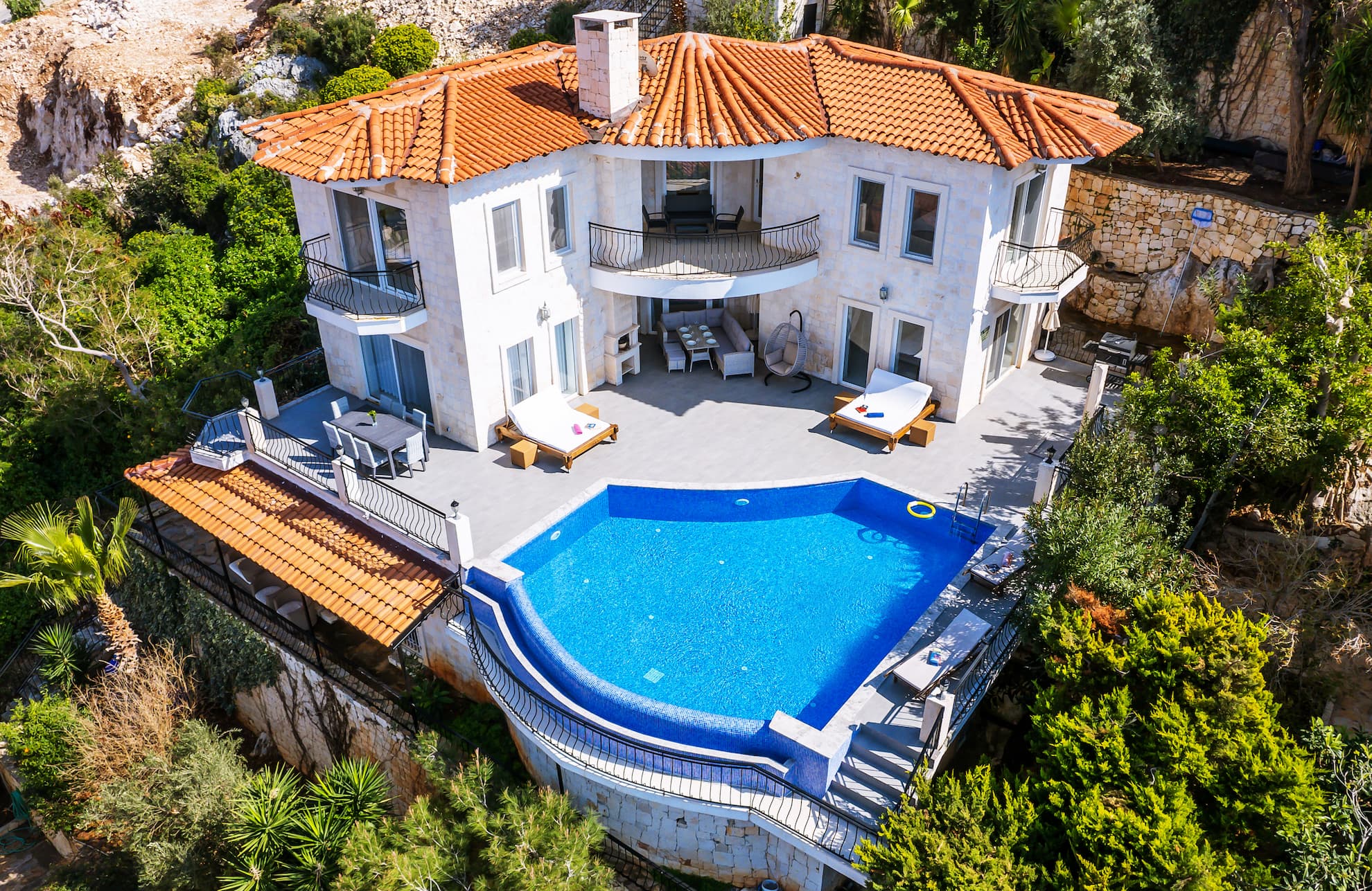 Villa Mavi Manzara modern exterior facade and private infinity pool